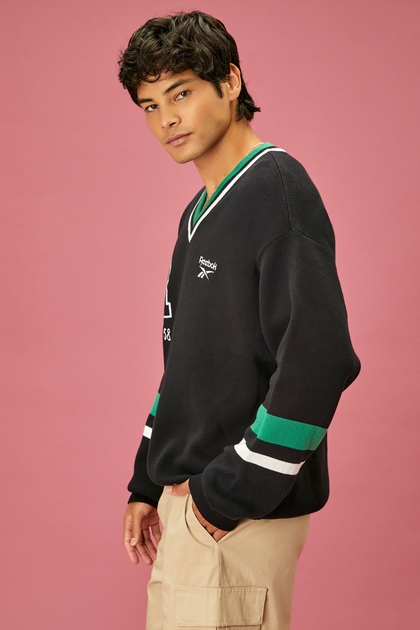 Chandail rayé de style universitaire à imprimé Reebok unisexe sold by Urban Planet product image thumbnail 3