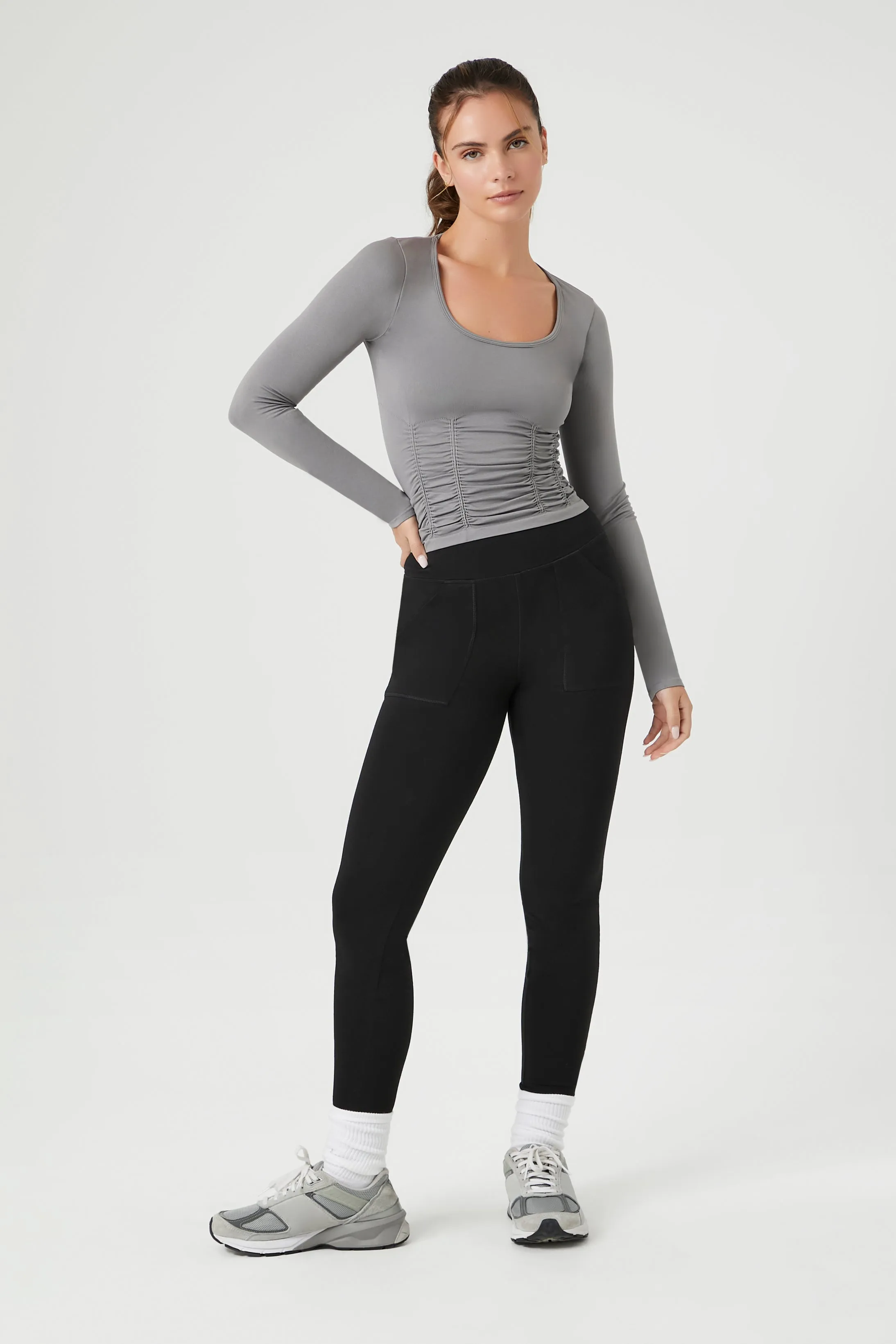 Haut Active ruché sans couture à manches longues sold by Urban Planet product image thumbnail 4