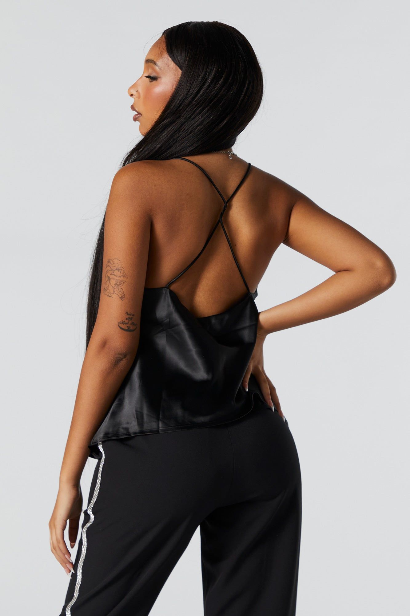 Débardeur noir à encolure en V avec franges et pierres du Rhin sold by Urban Planet product image thumbnail 3