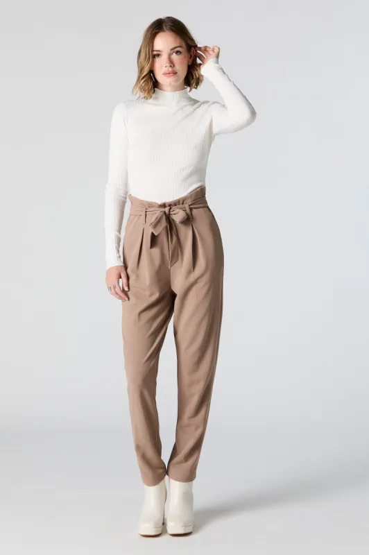 Pantalon habillé à taille cintrée en crêpe sold by Urban Planet