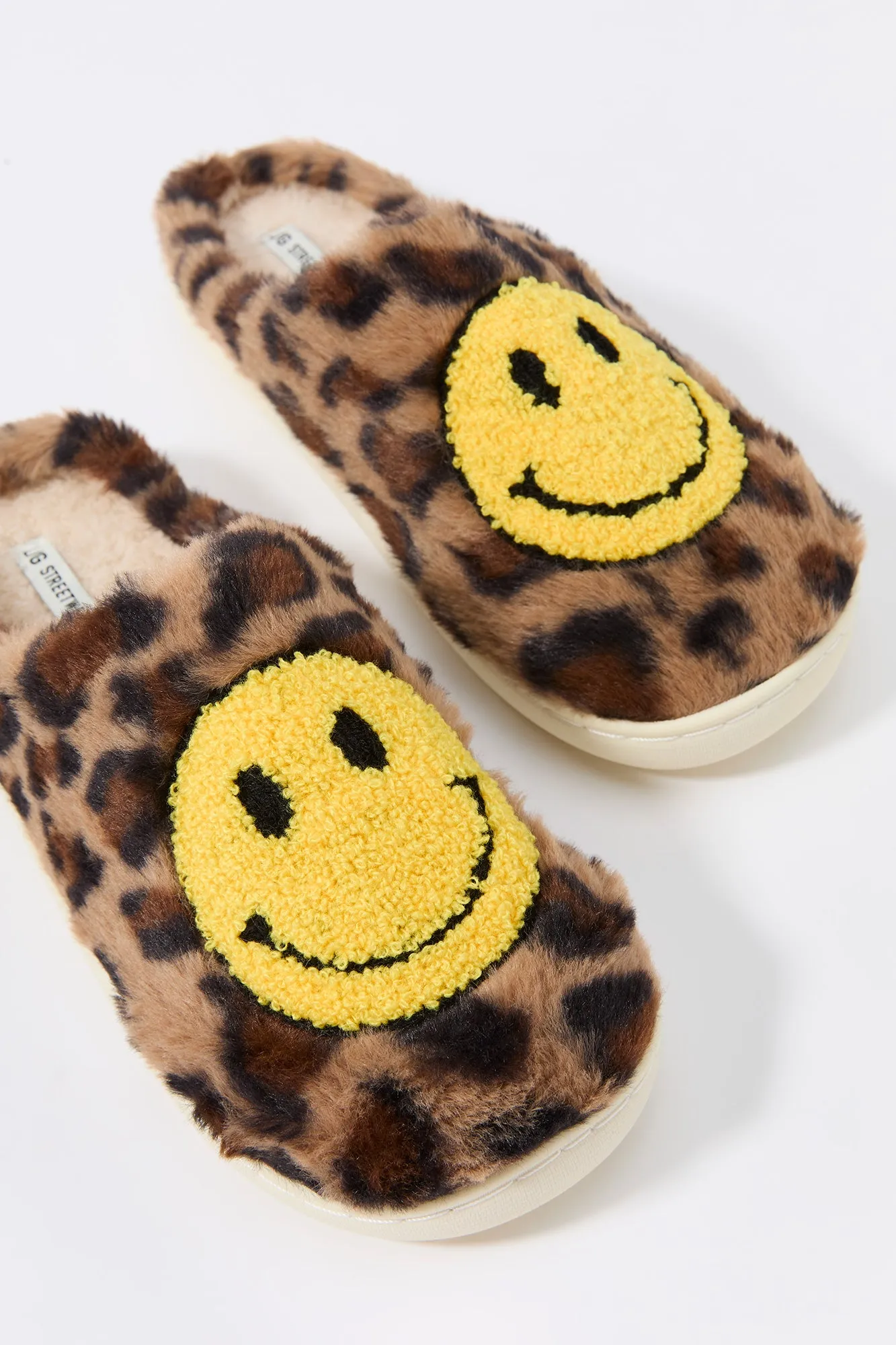 Pantoufles en similifourrure à imprimé Happy Face sold by Urban Planet product image thumbnail 2