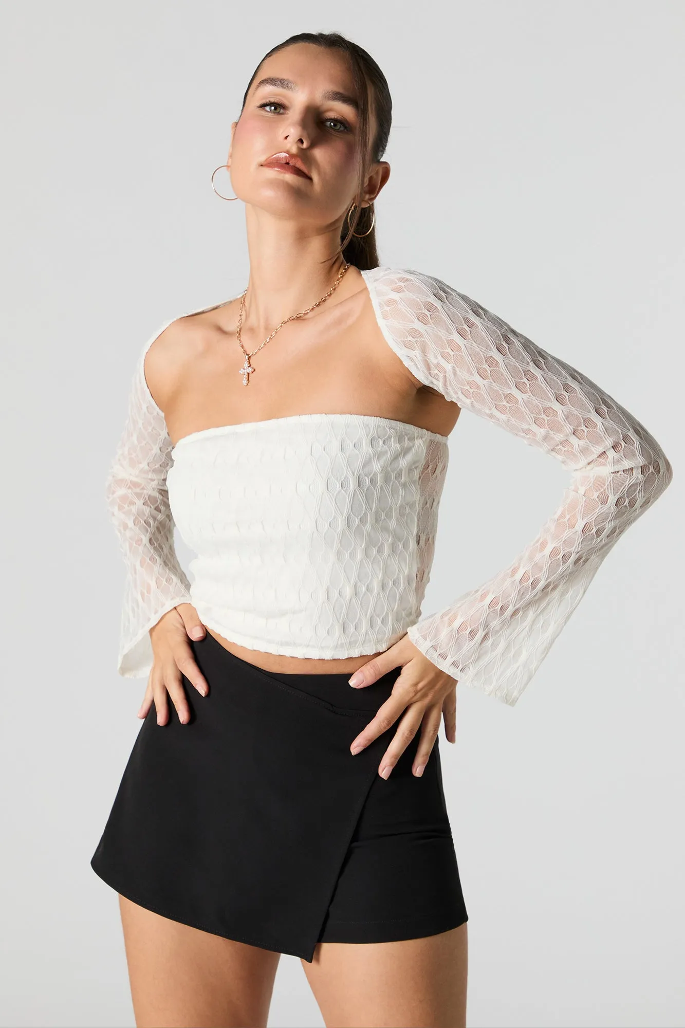 Ensemble avec haut tubulaire et boléro en dentelle sold by Urban Planet product image thumbnail 4