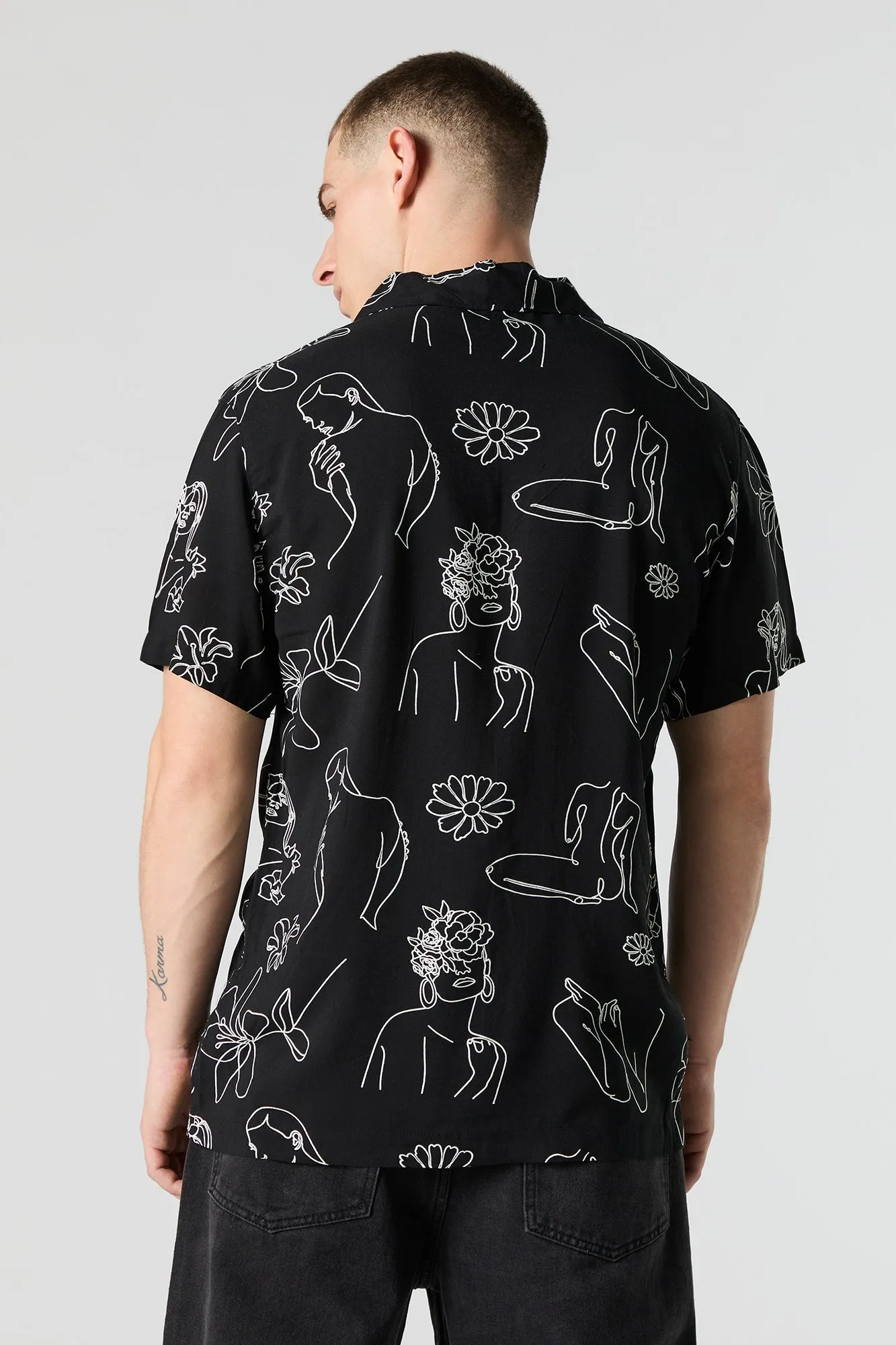 Haut boutonné à manches courtes avec imprimé ligné sold by Urban Planet product image thumbnail 2