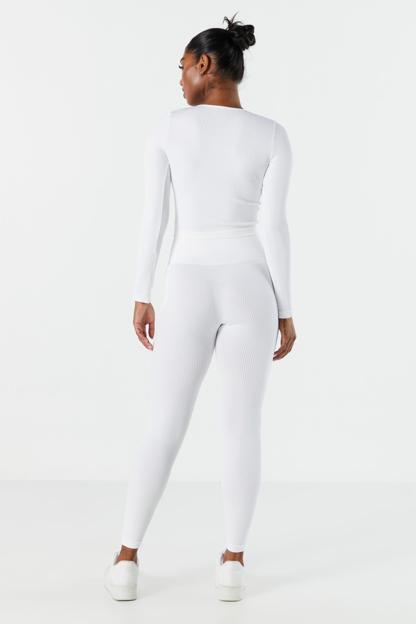 Sommer Ray Seamless Ribbed Side Pocket Active Legging sold by Urban Planet product image thumbnail 3