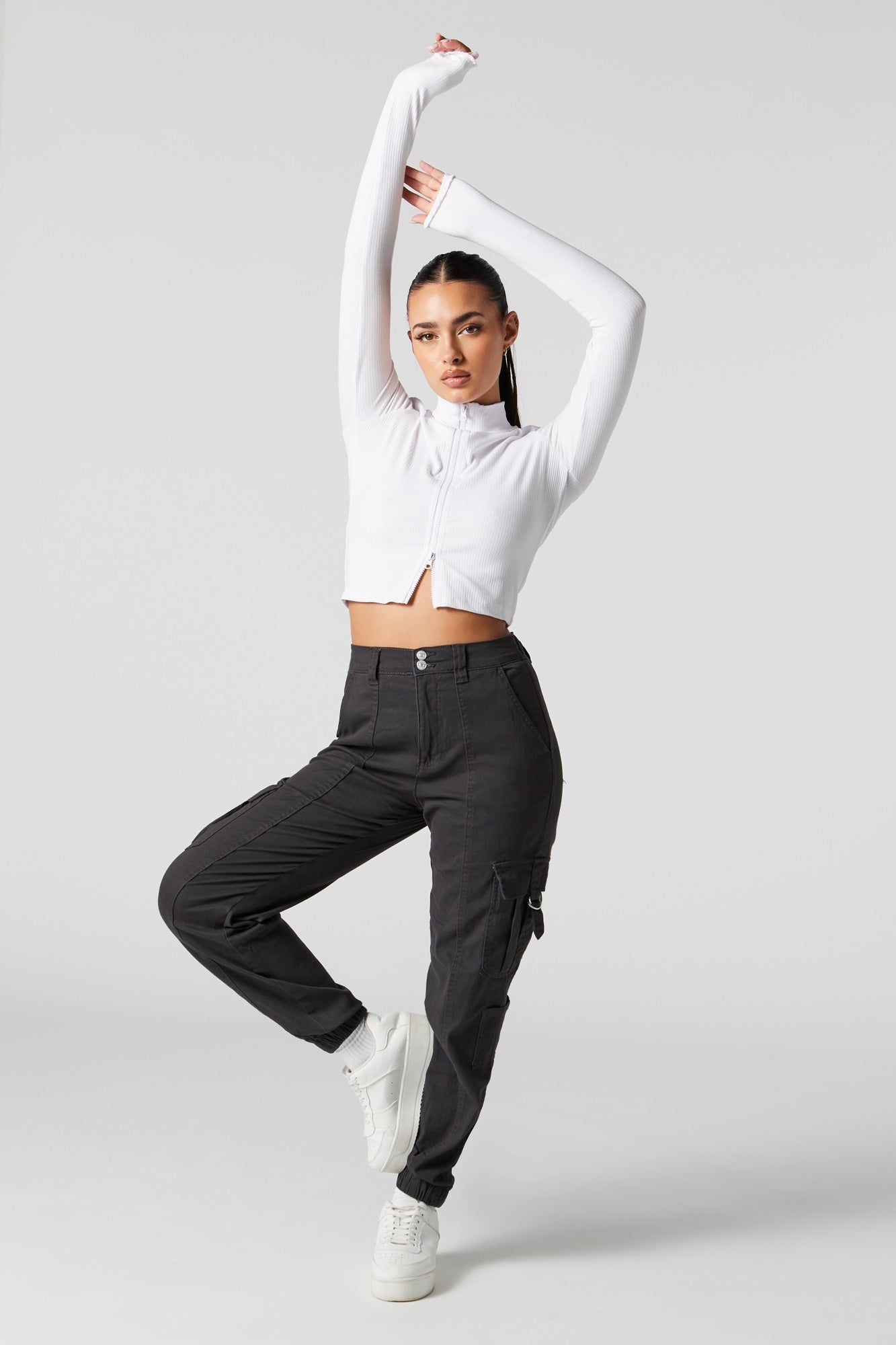 Jogger avec poches cargo multiples sold by Urban Planet