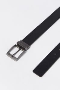 Ceinture en similicuir réversible sold by Urban Planet