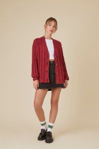 Cardigan en tricot boutonné sold by Urban Planet