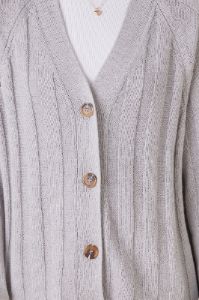 Cardigan en tricot boutonné sold by Urban Planet