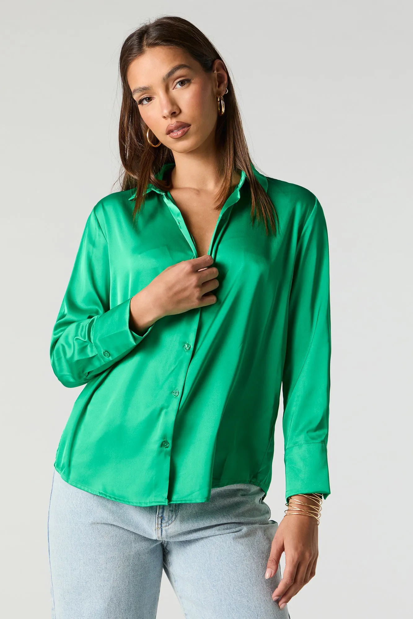 Haut boutonné en satin à manches longues sold by Urban Planet product image thumbnail 4