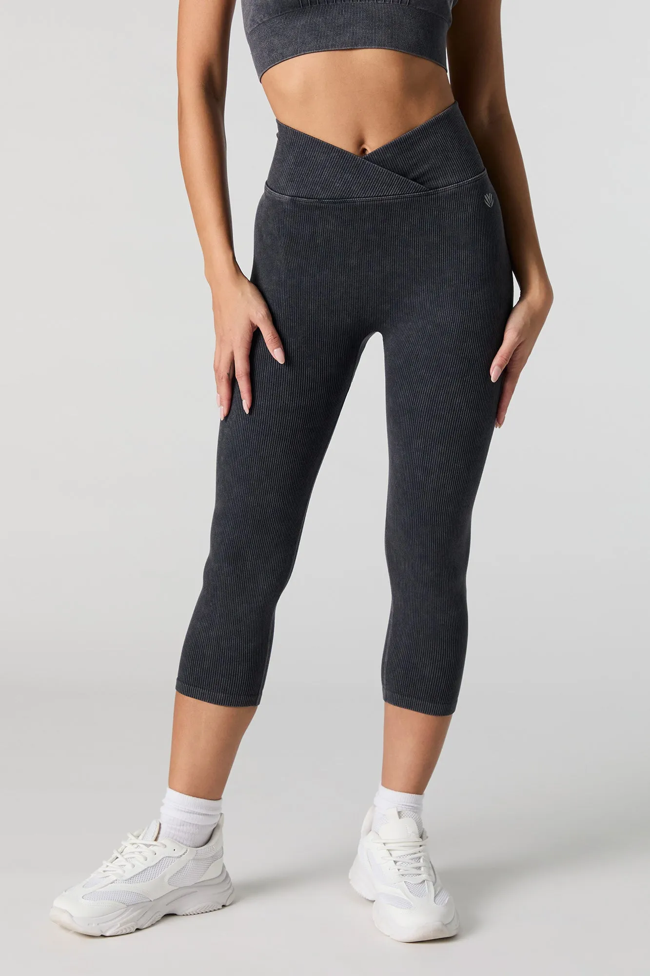 Legging Active court sans couture à surplis sold by Urban Planet product image thumbnail 2
