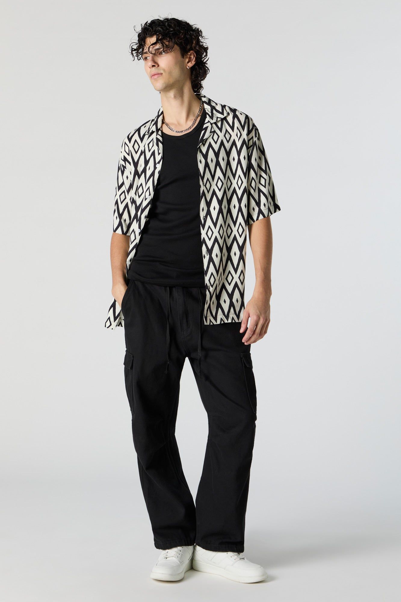 Haut boutonné avec motif losange sold by Urban Planet product image thumbnail 3