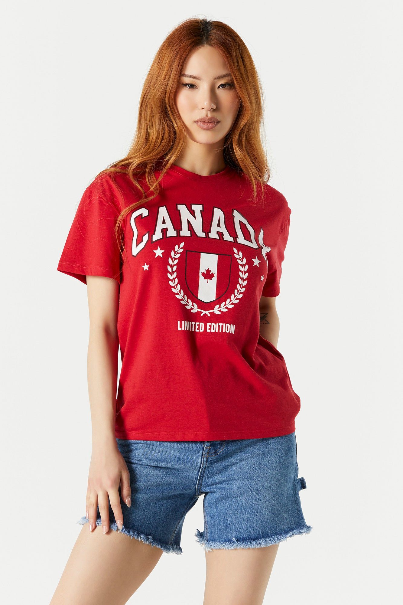 T-shirt de coupe garçonne à imprimé Canada Limited Edition sold by Urban Planet
