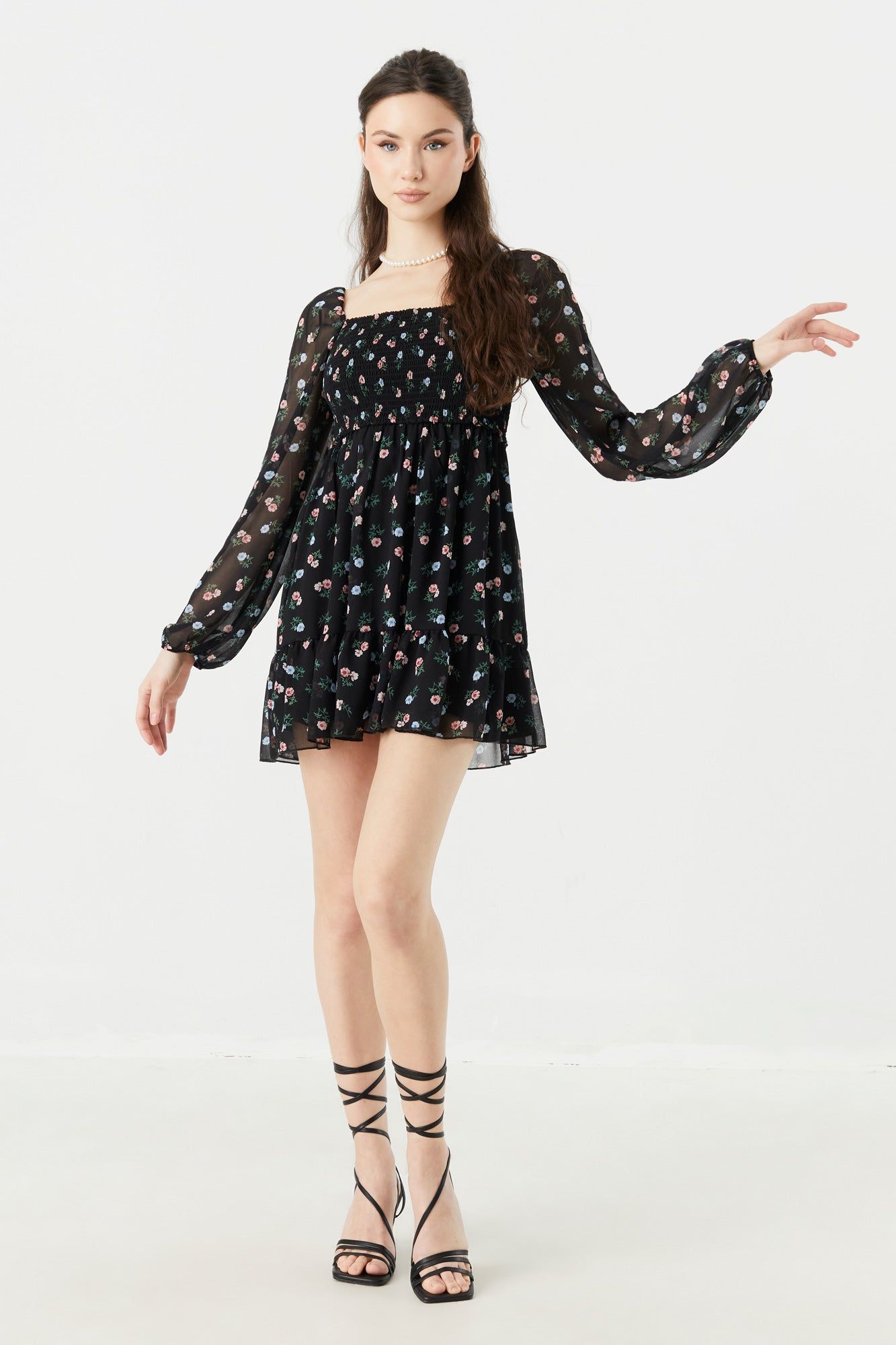 Minirobe smockée fleurie noire à manches longues sold by Urban Planet product image thumbnail 3