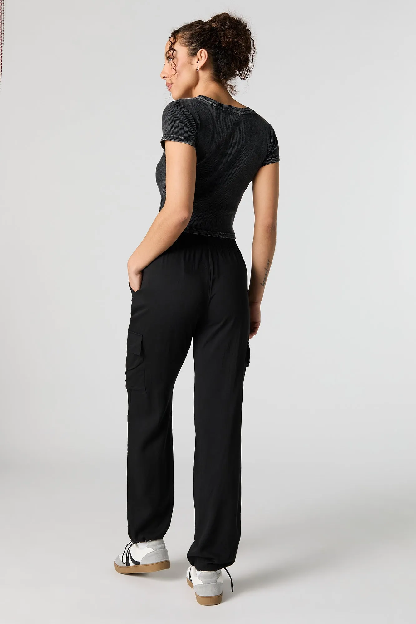 Jogger cargo à taille haute avec ourlet à barillet sold by Urban Planet product image thumbnail 3