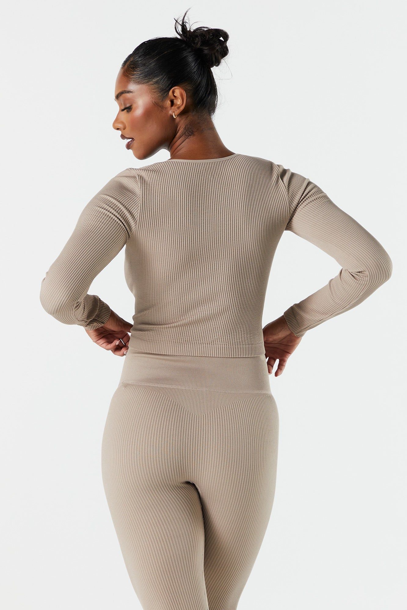 Haut Sommer Ray Active côtelé sans couture à manches longues sold by Urban Planet product image thumbnail 14