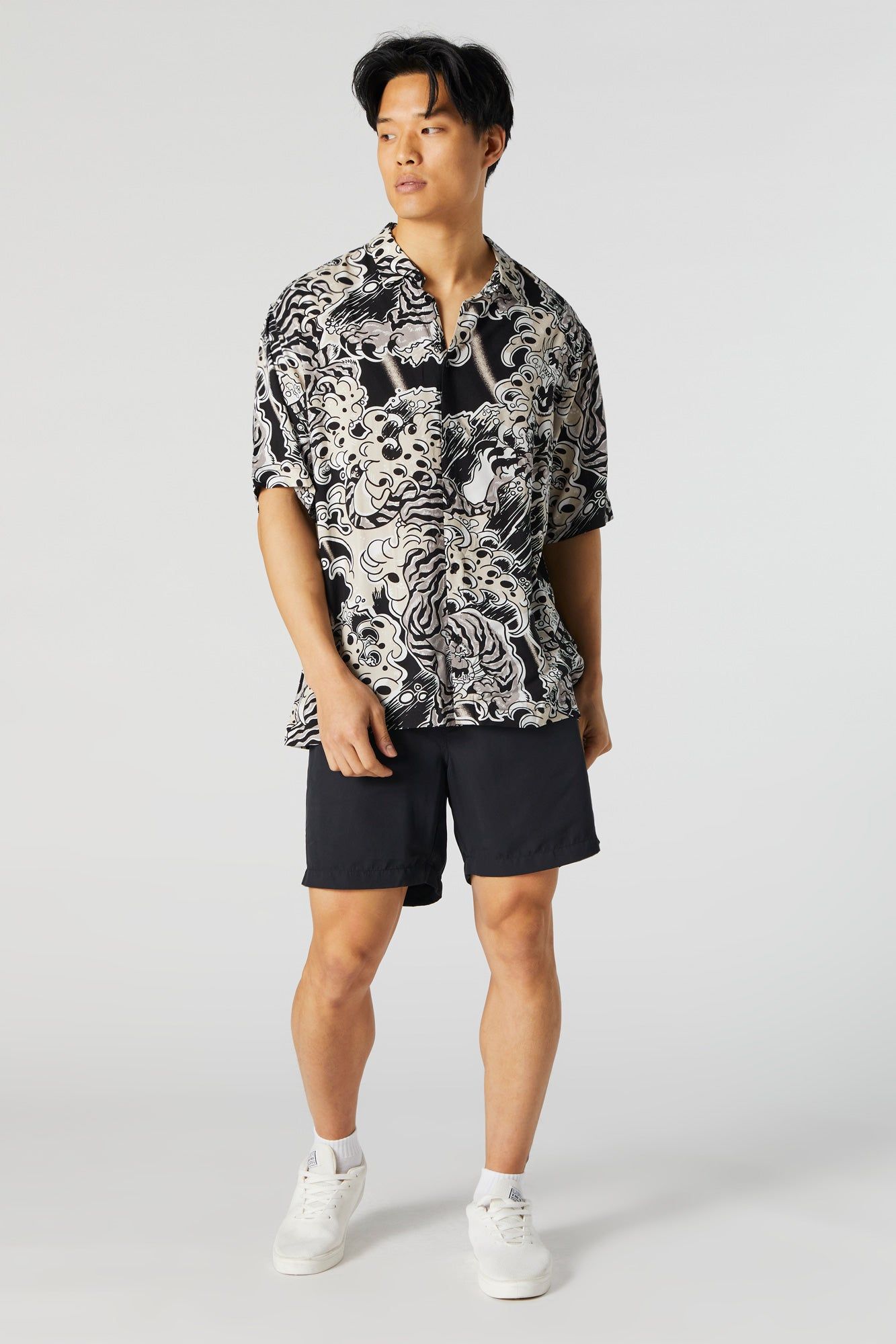 Haut boutonné avec motif tigré sold by Urban Planet product image thumbnail 3