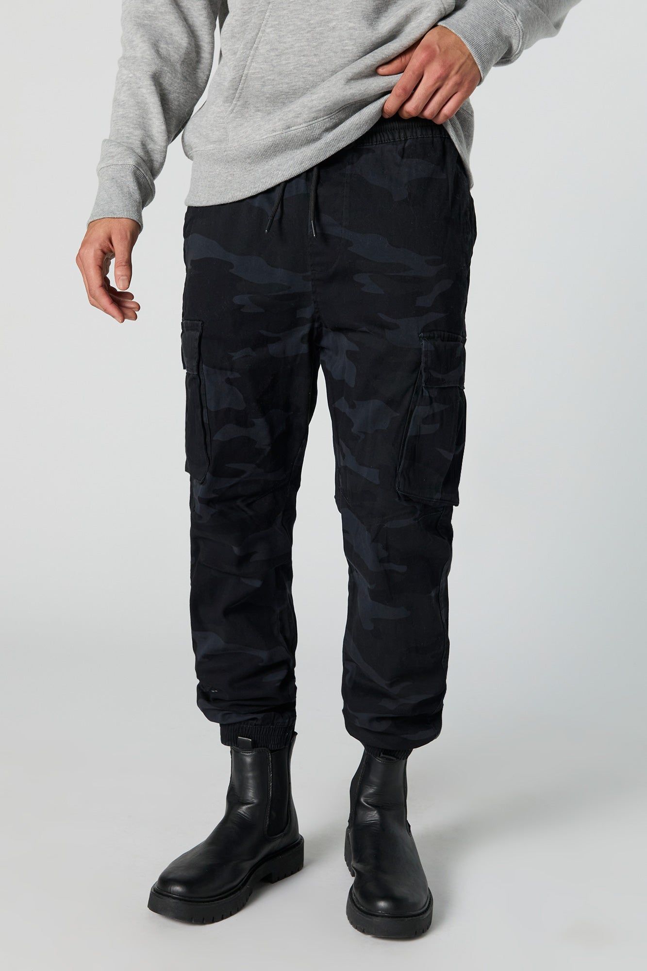 Jogger cargo à taille coulissante avec motif camouflage sold by Urban Planet product image thumbnail 4