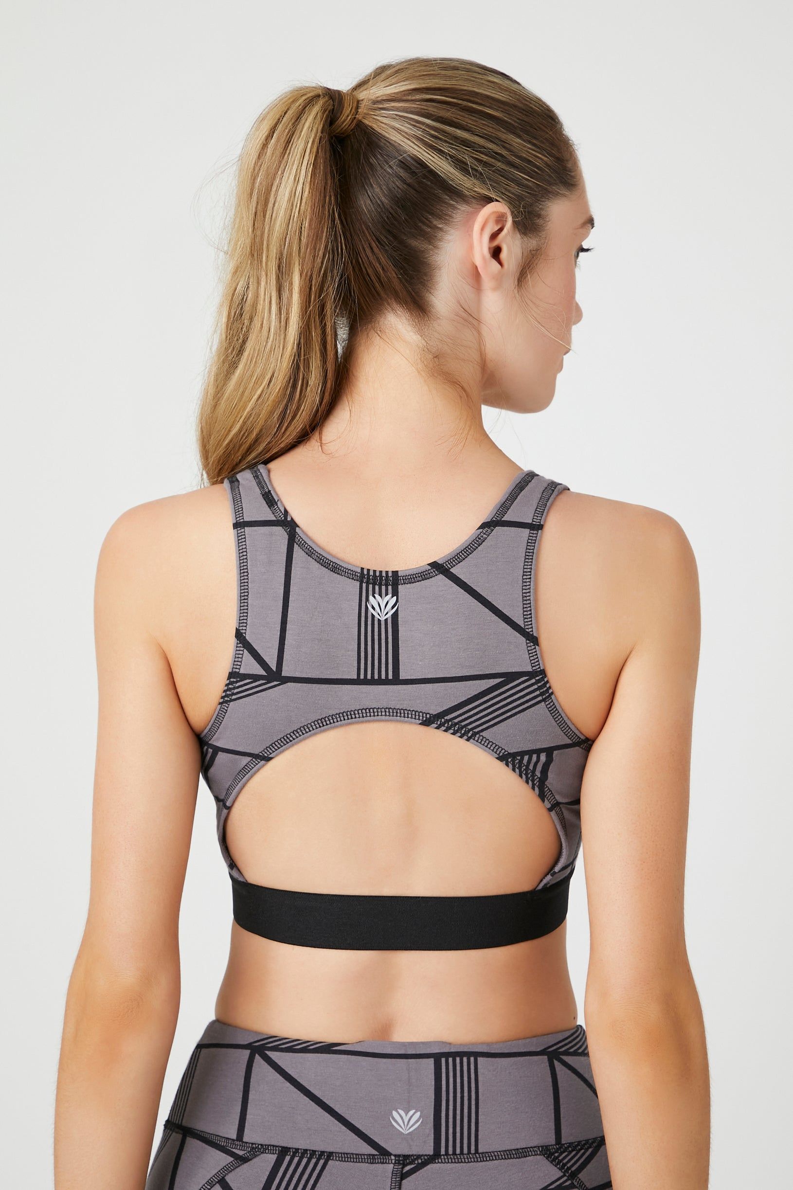 Soutien-gorge de sport avec motif géométrique et découpes sold by Urban Planet product image thumbnail 2