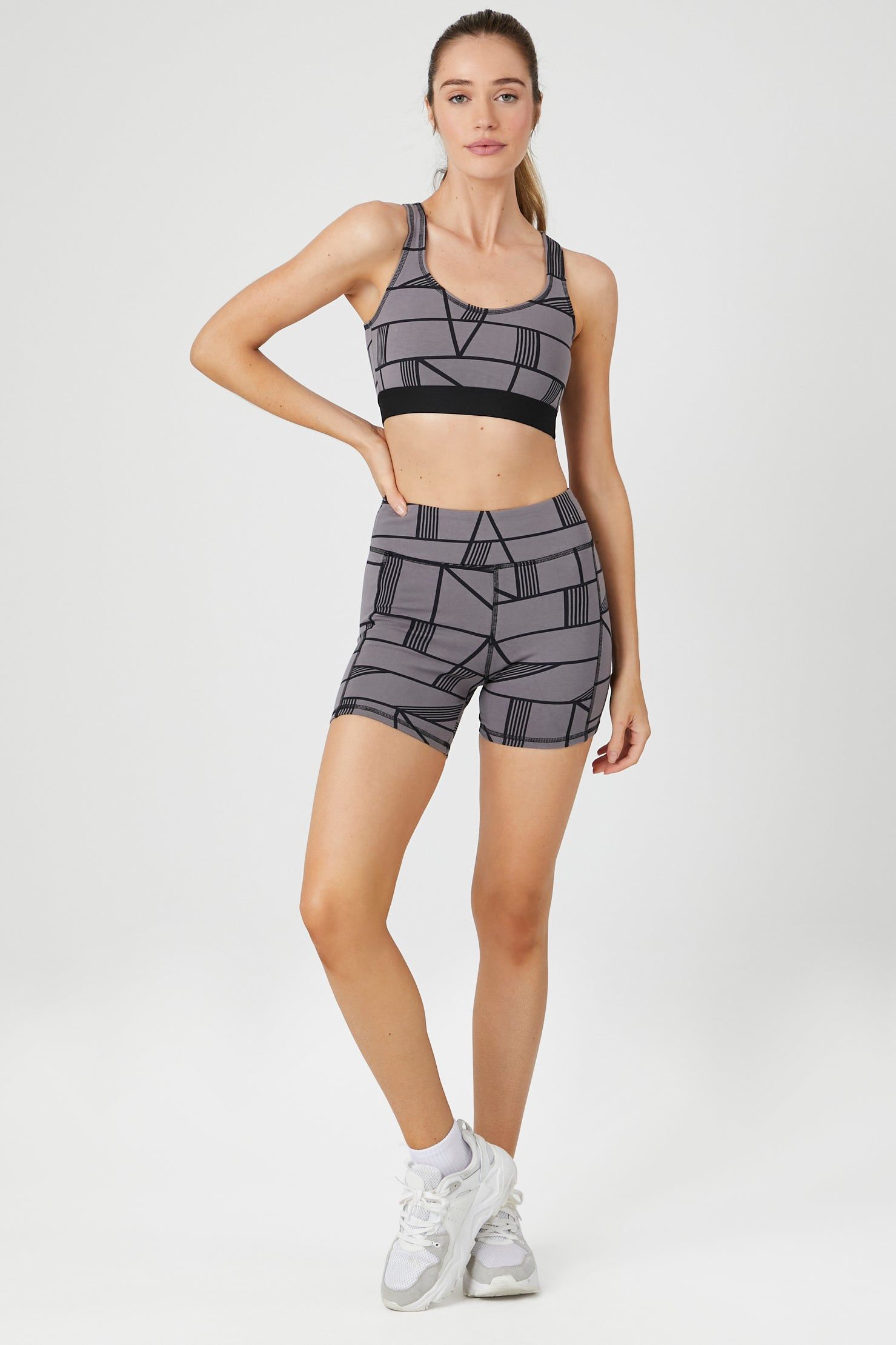 Soutien-gorge de sport avec motif géométrique et découpes sold by Urban Planet product image thumbnail 4