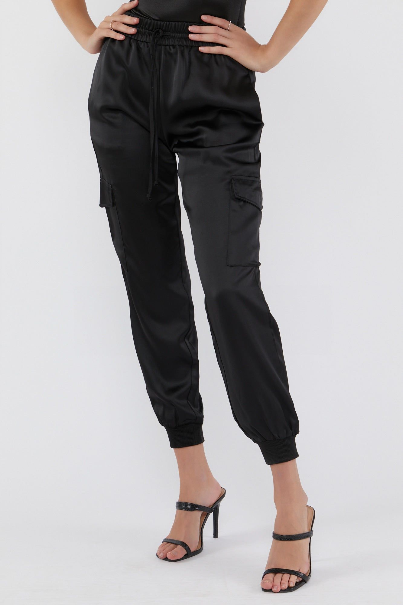 Pantalon de jogging cargo en satin sold by Urban Planet product image thumbnail 8