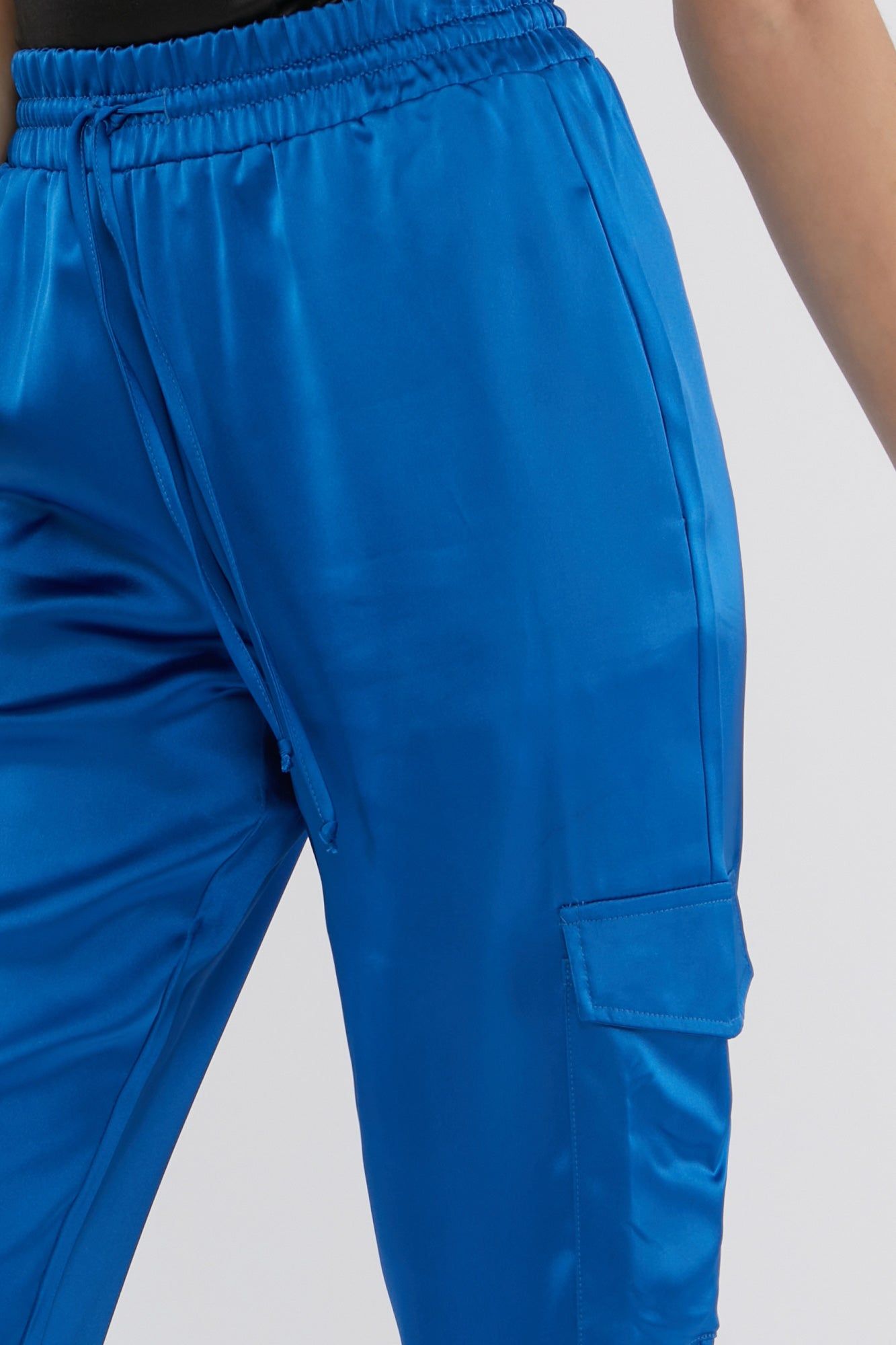 Pantalon de jogging cargo en satin sold by Urban Planet product image thumbnail 6