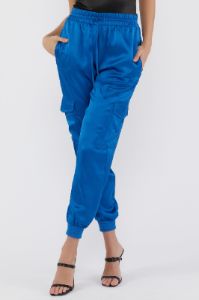Pantalon de jogging cargo en satin sold by Urban Planet
