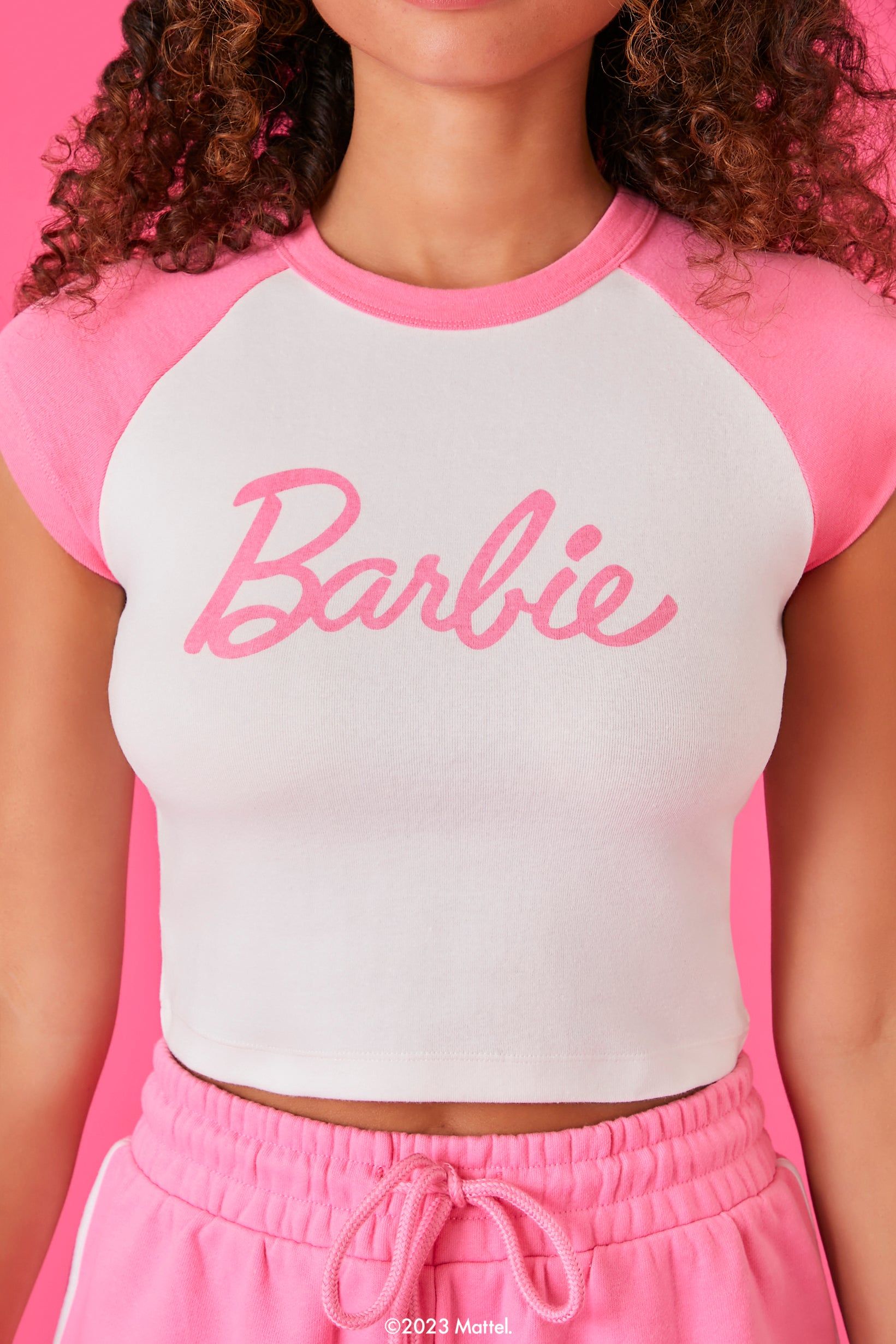 T-shirt raglan à imprimé Barbie™ sold by Urban Planet product image thumbnail 3