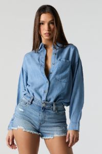 Haut surdimensionné boutonné en denim sold by Urban Planet