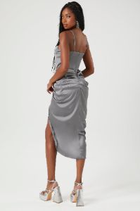 Robe bustier midi ruchée en satin sold by Urban Planet