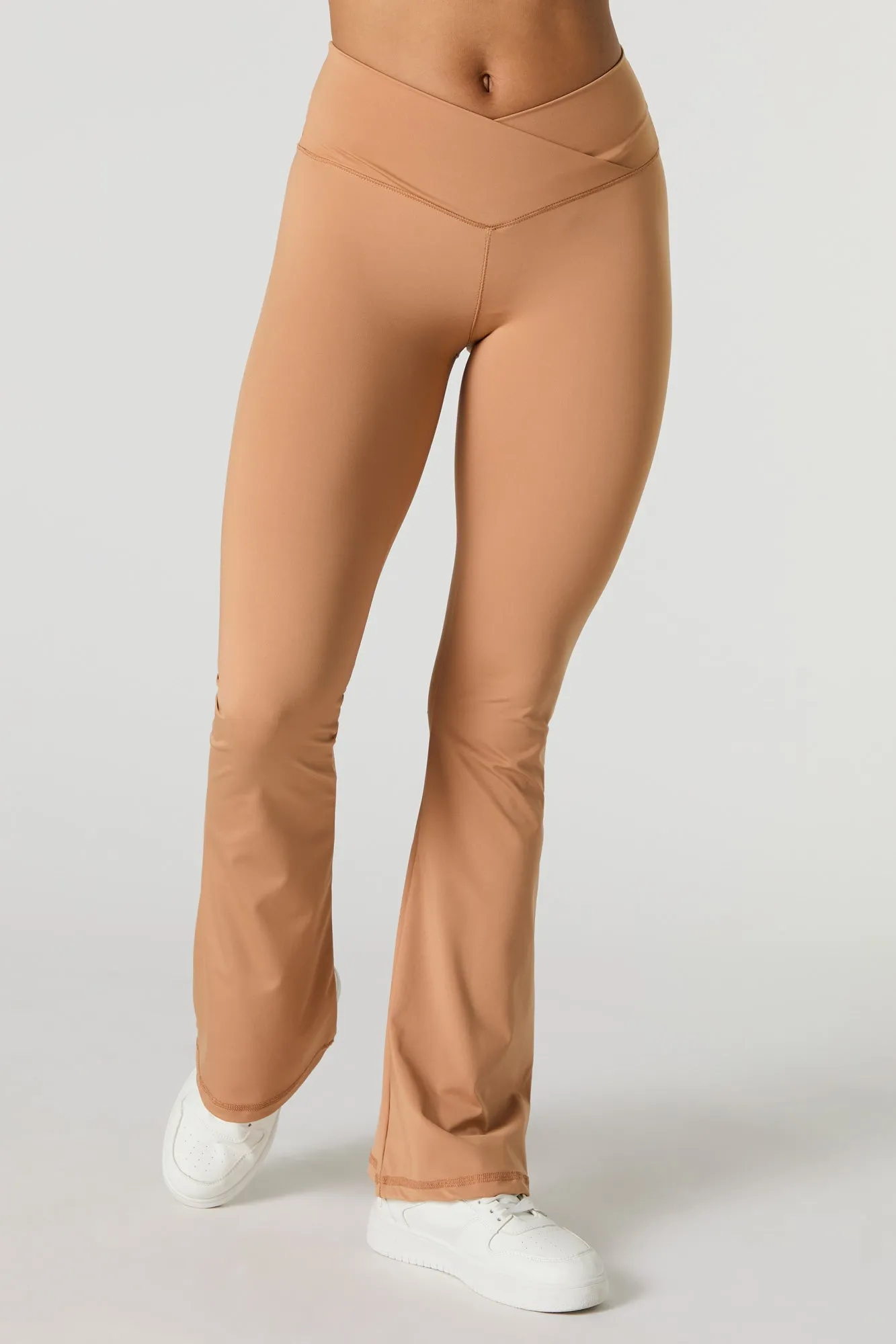 Pantalon à jambe évasée avec surplis sold by Urban Planet product image thumbnail 2