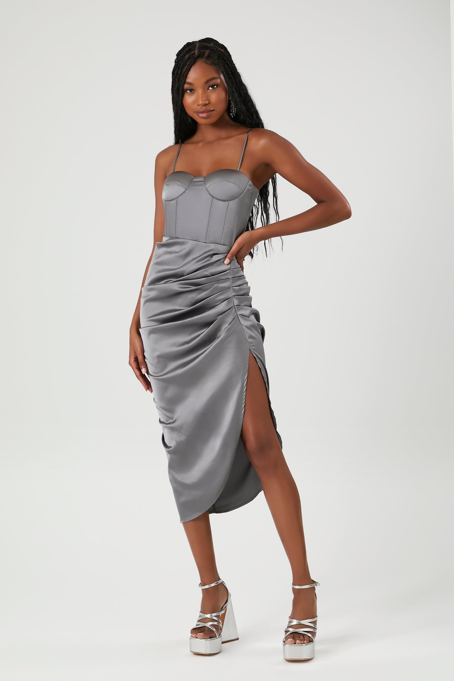Robe bustier midi ruchée en satin sold by Urban Planet product image thumbnail 9