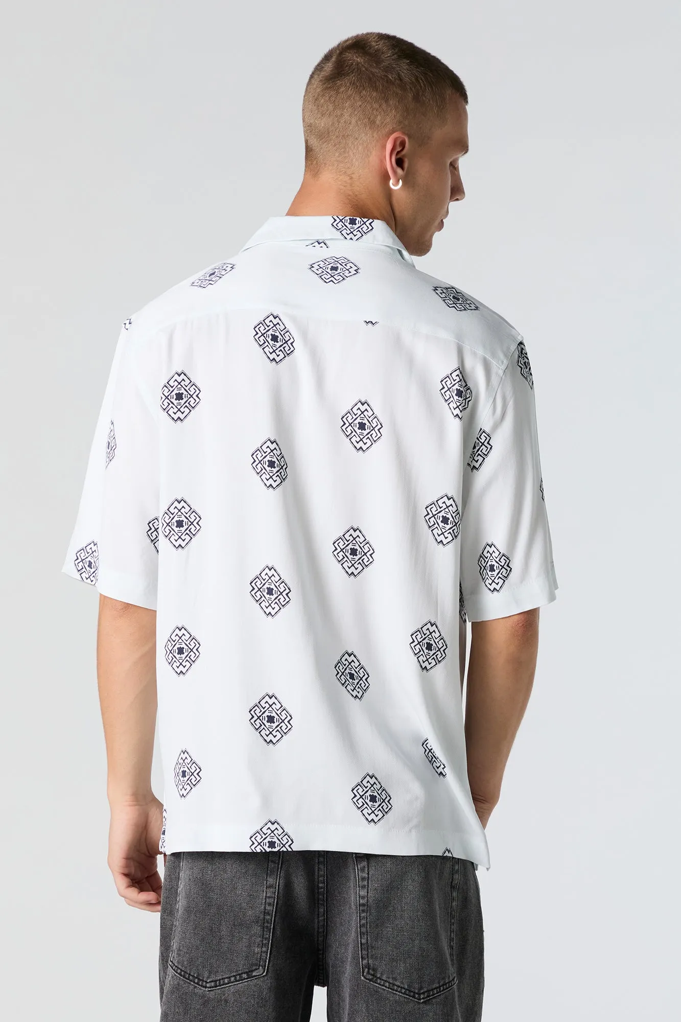 Haut boutonné imprimé blanc sold by Urban Planet product image thumbnail 2