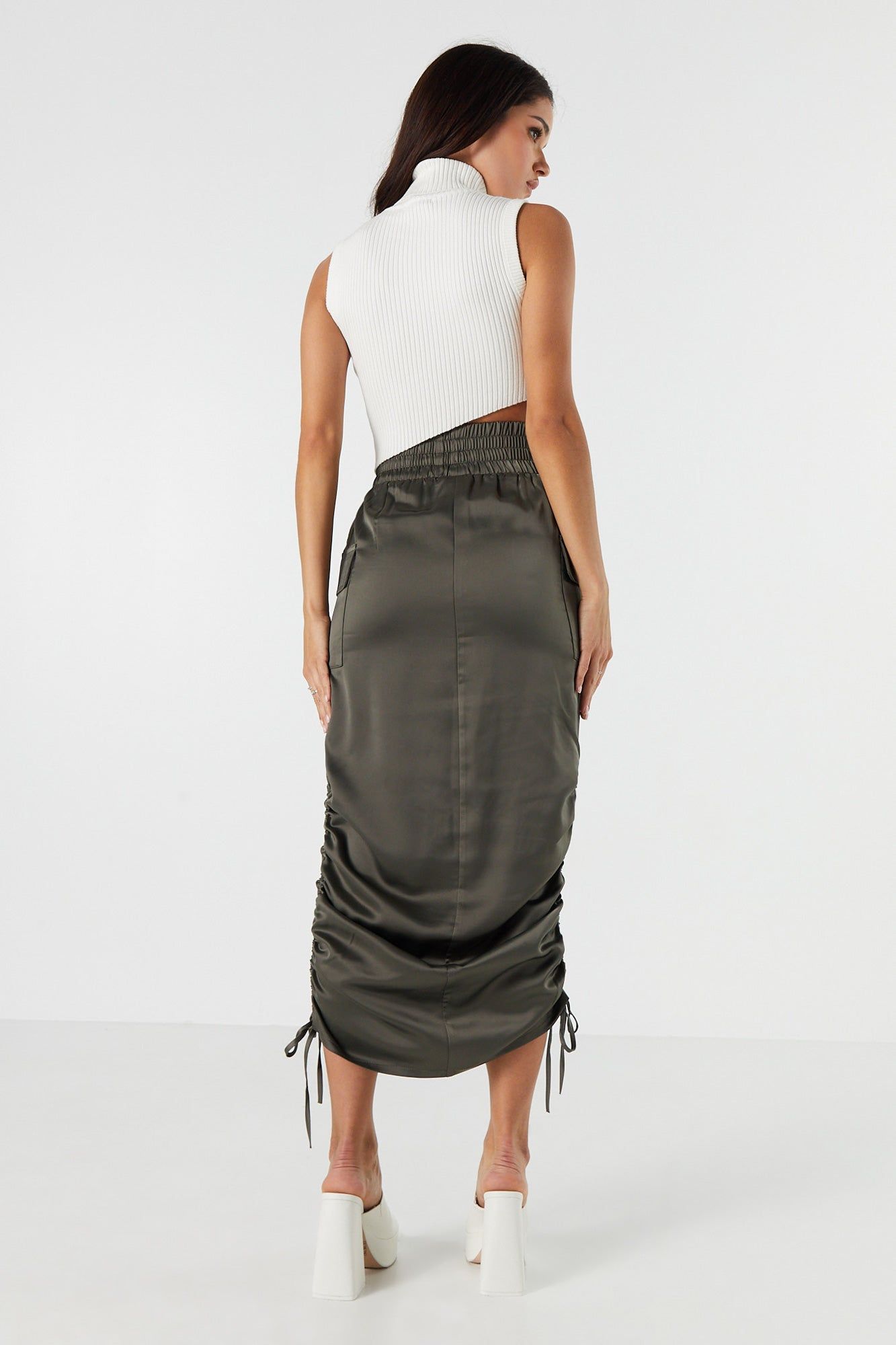 Jupe midi cargo parachute en satin sold by Urban Planet product image thumbnail 5