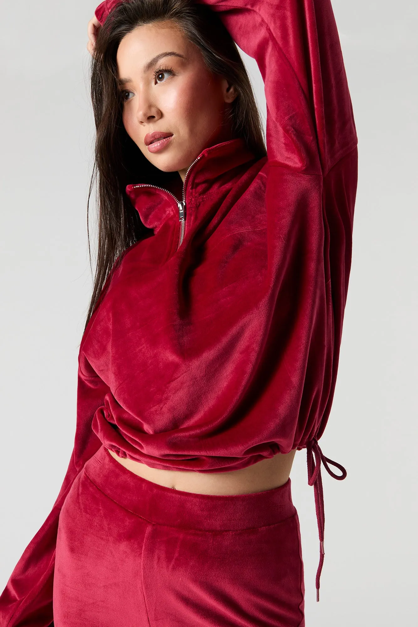 Chandail en velours avec quart de fermeture à glissière sold by Urban Planet