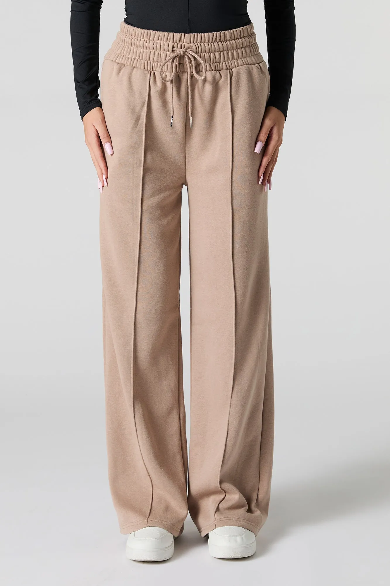 Pantalon d'entraînement à jambe large en molleton avec surpiqûres sold by Urban Planet product image thumbnail 5