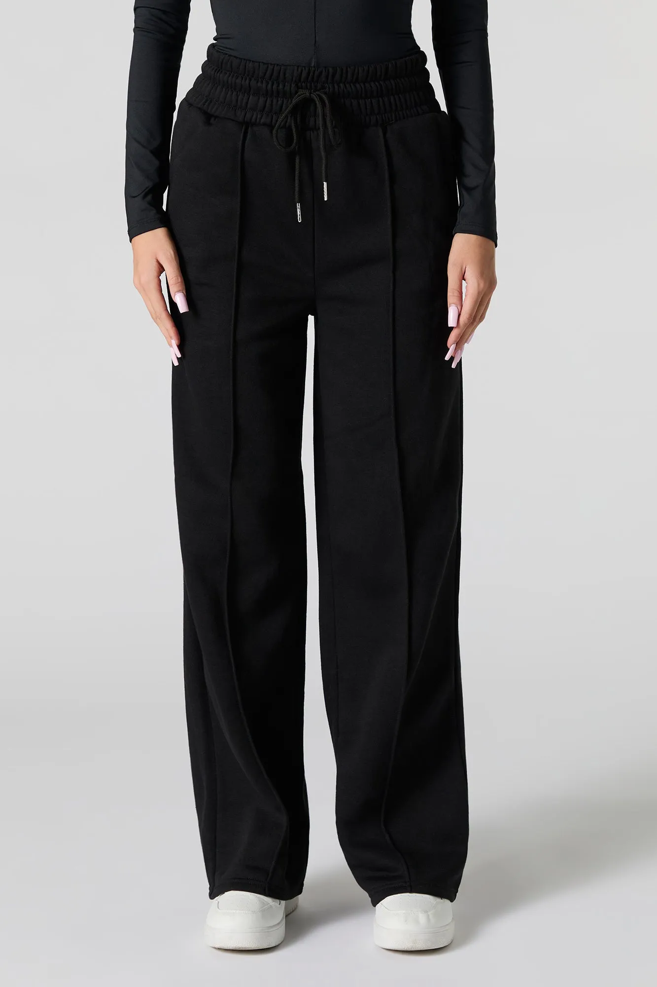 Pantalon d'entraînement à jambe large en molleton avec surpiqûres sold by Urban Planet product image thumbnail 2