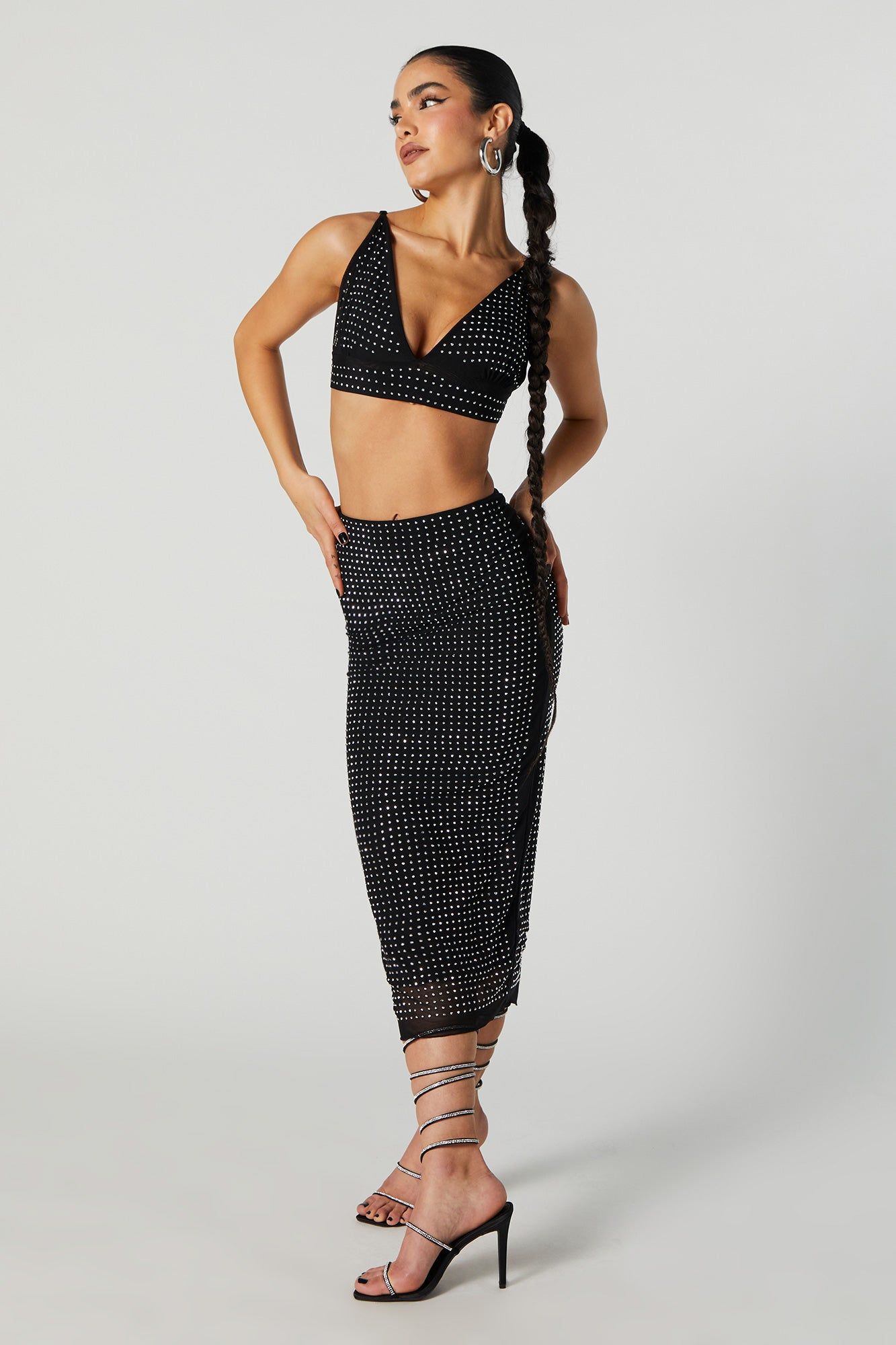 Jupe midi moulante en filet avec pierres du Rhin sold by Urban Planet