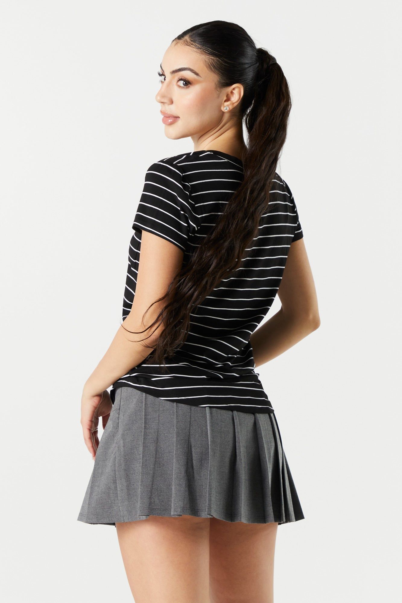 T-shirt raye avec poche et encolure en V sold by Urban Planet product image thumbnail 2