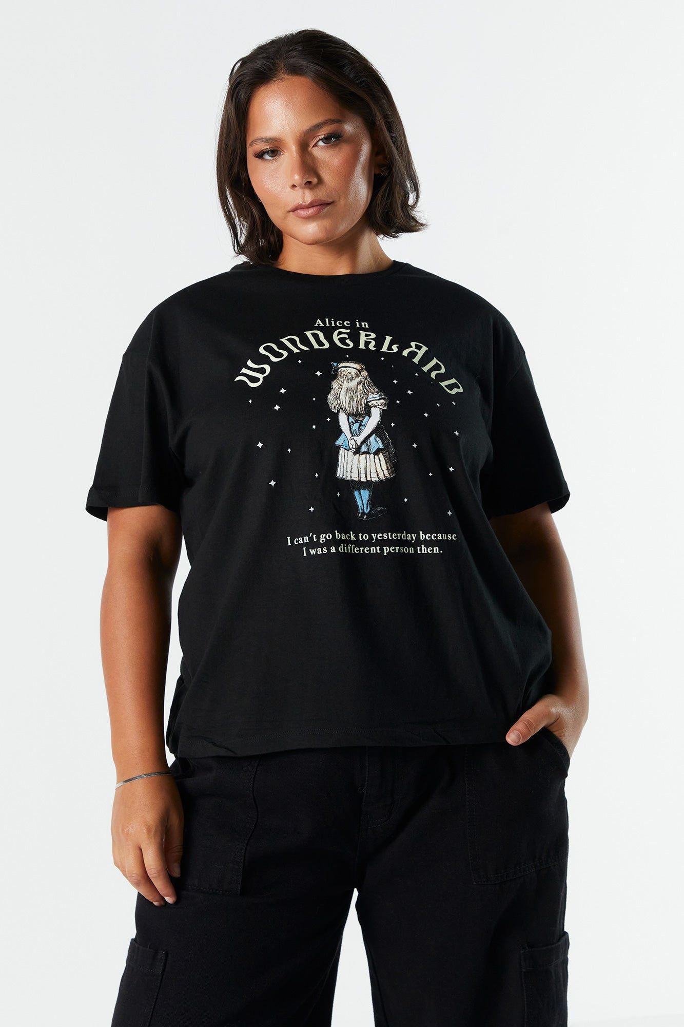T-shirt coupe garçonne à imprimé Alice in Wonderland sold by Urban Planet