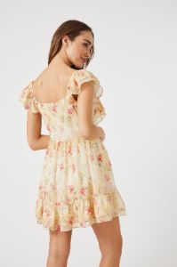 Minirobe volantée fleurie en chiffon sold by Urban Planet