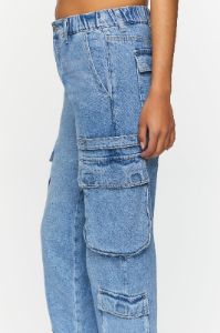 Jogger cargo mi-taille en denim sold by Urban Planet