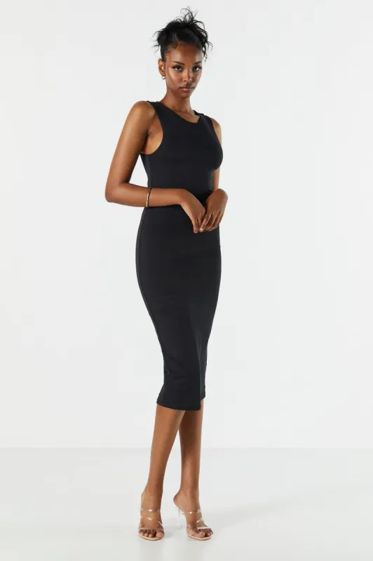 Robe midi profilée à encolure arrondie sold by Urban Planet