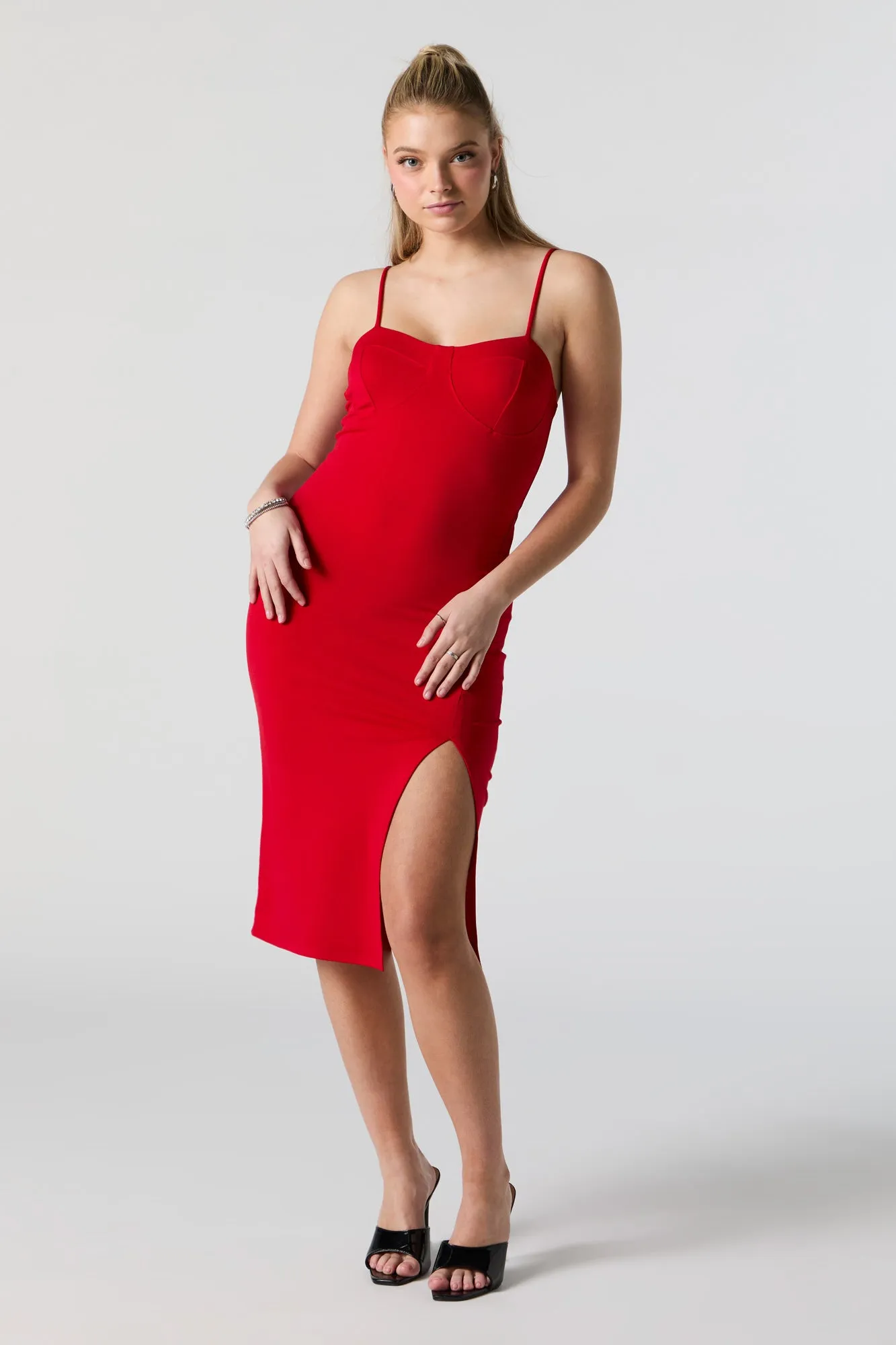 Robe midi bustier moulante sold by Urban Planet