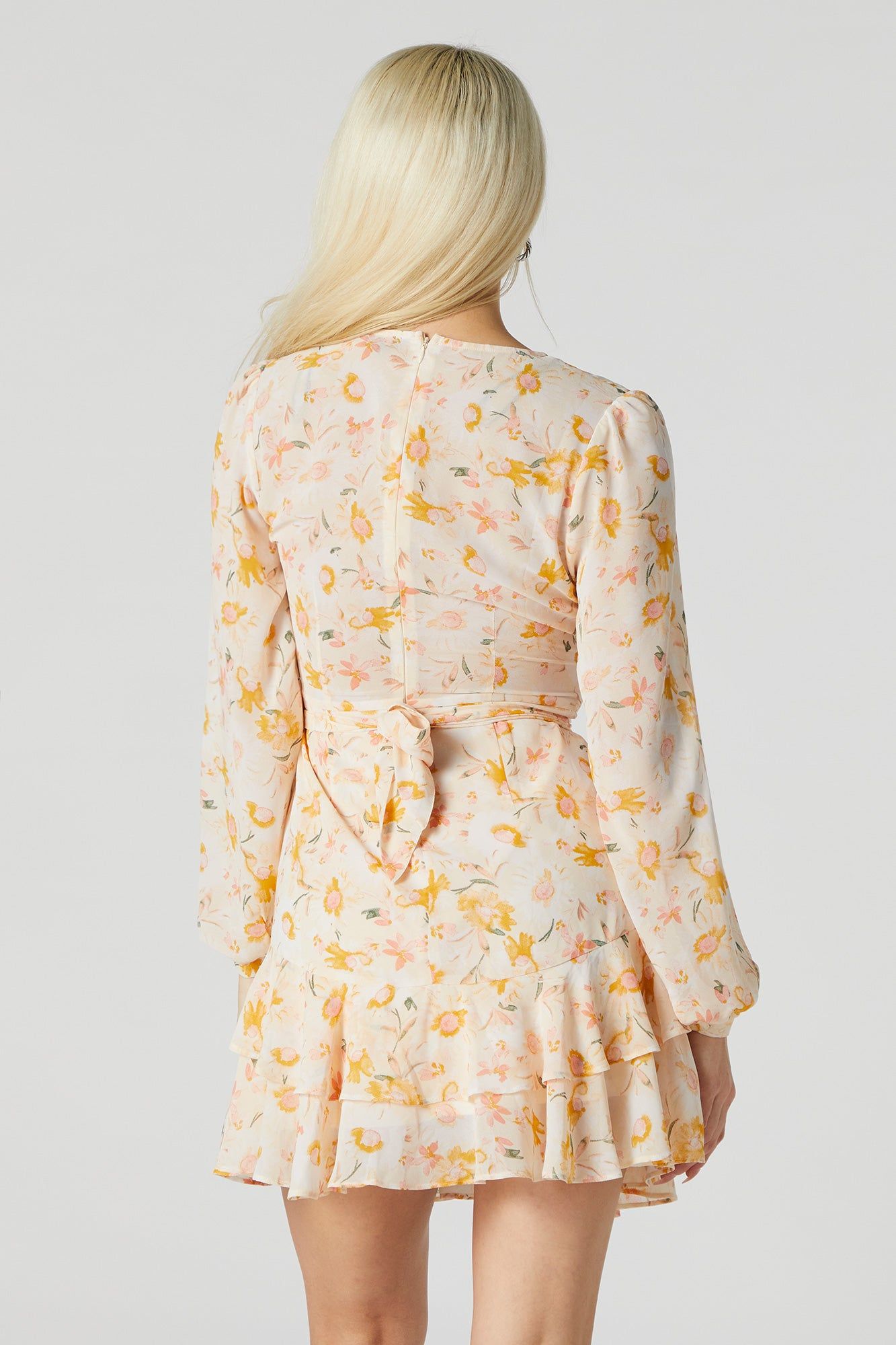 Minirobe fleurie en chiffon à manches longues sold by Urban Planet product image thumbnail 2