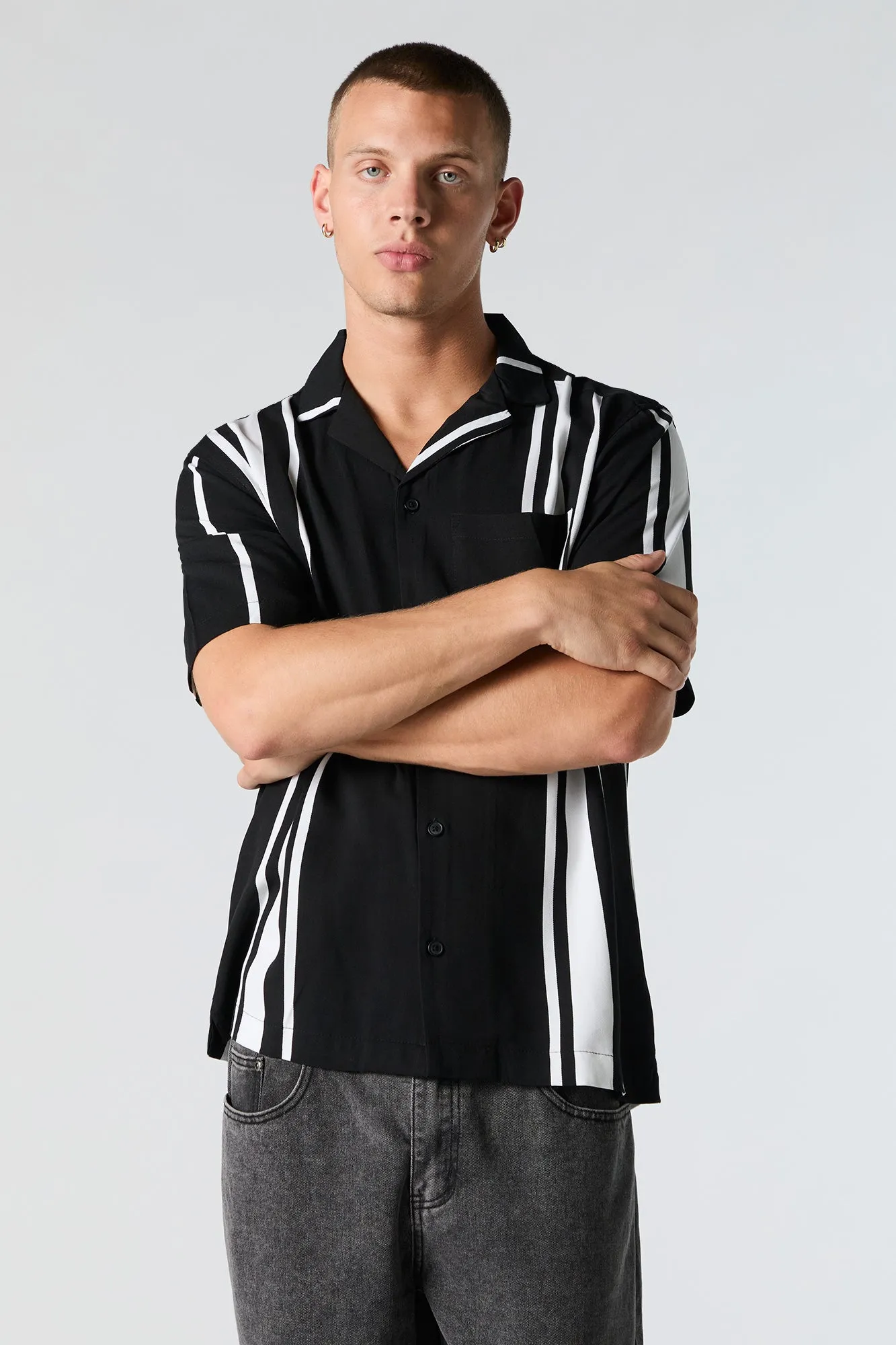 Haut boutonné rayé sold by Urban Planet