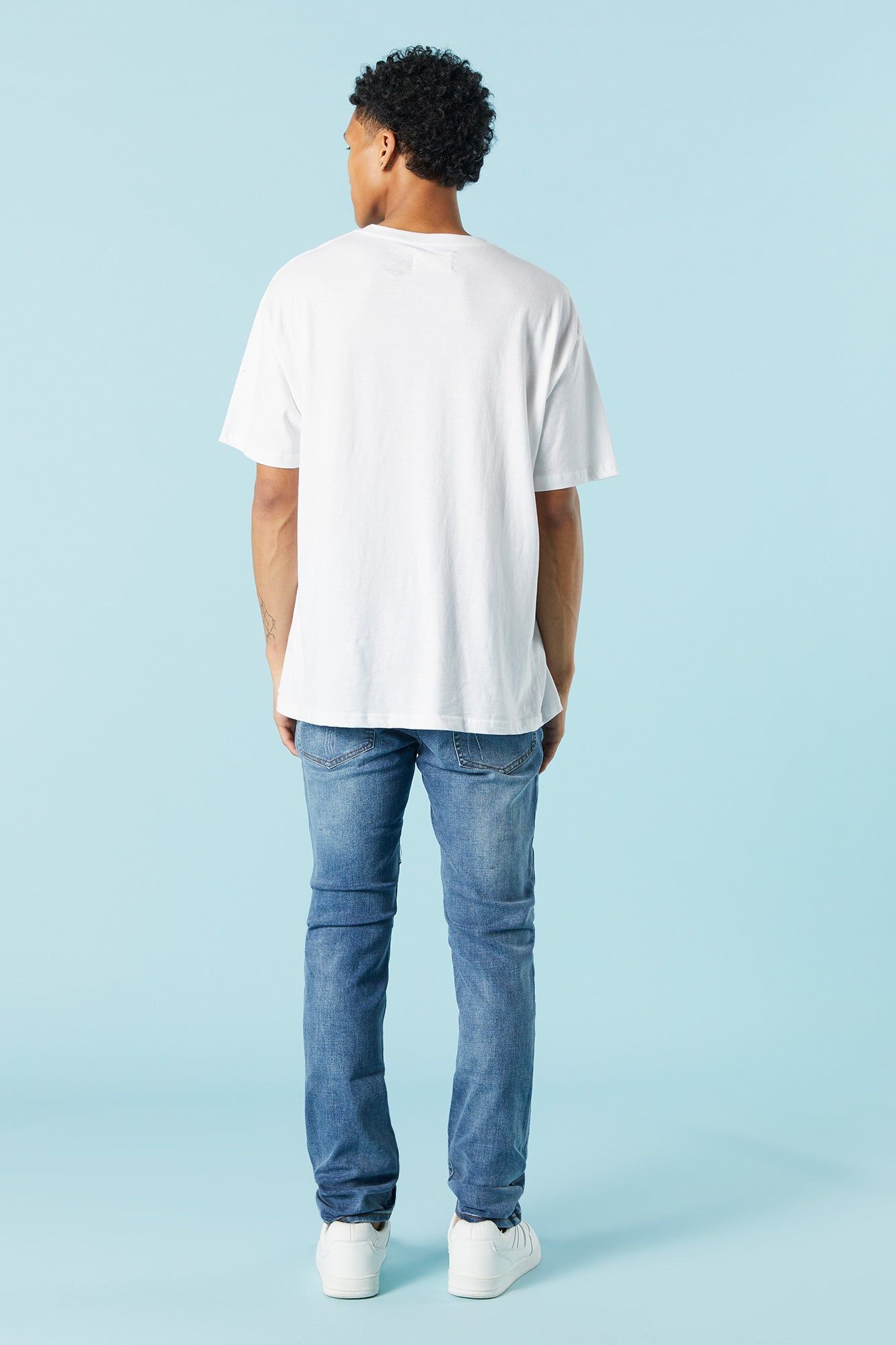 Jean mince en denim d'aspect usé délavé moyen sold by Urban Planet product image thumbnail 3