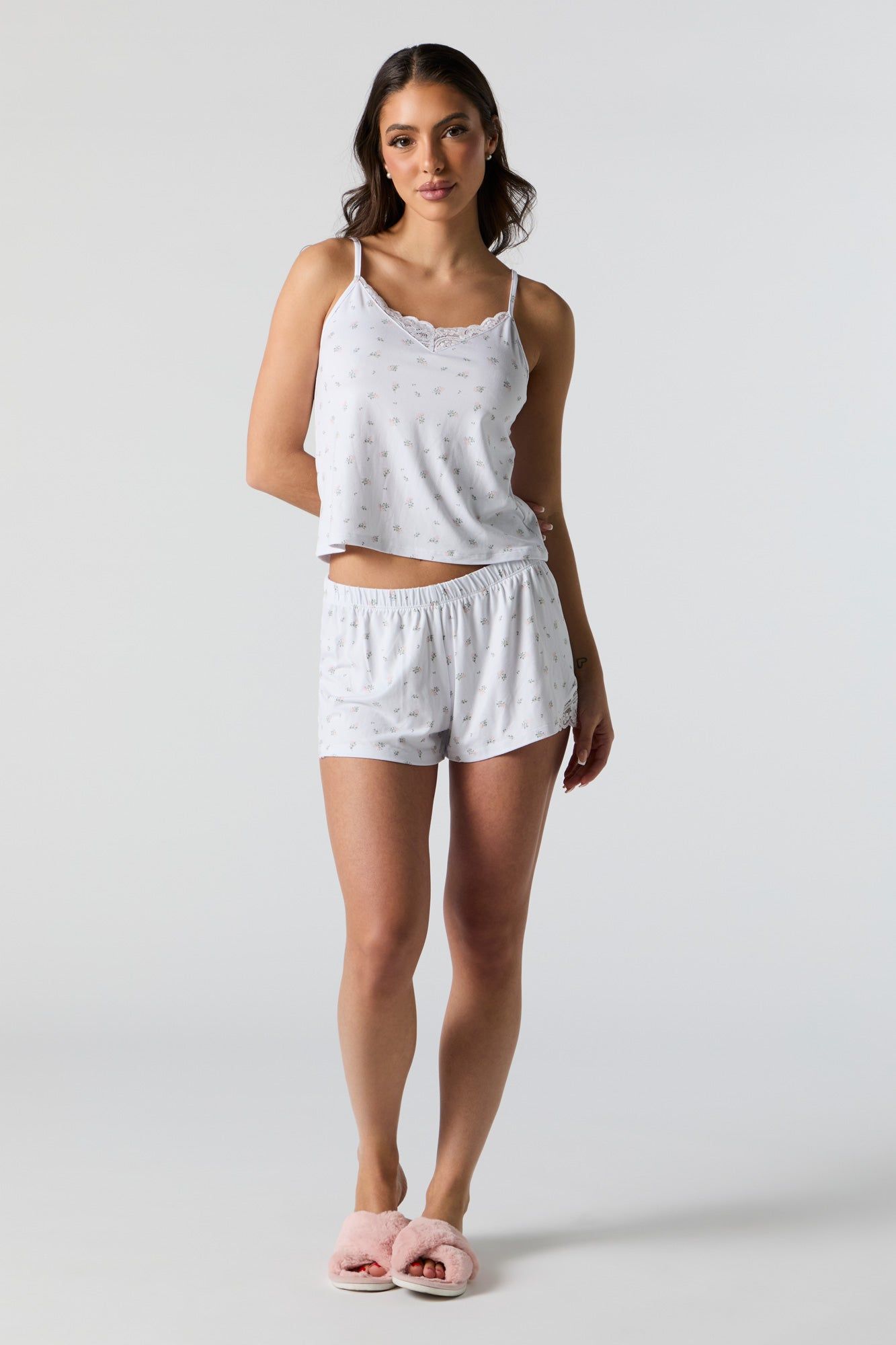 Ensemble pyjama fleuri avec liséré de dentelle sold by Urban Planet product image thumbnail 3