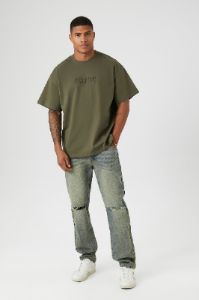 Jean à jambe droite d'aspect usé délavé à la pierre sold by Urban Planet
