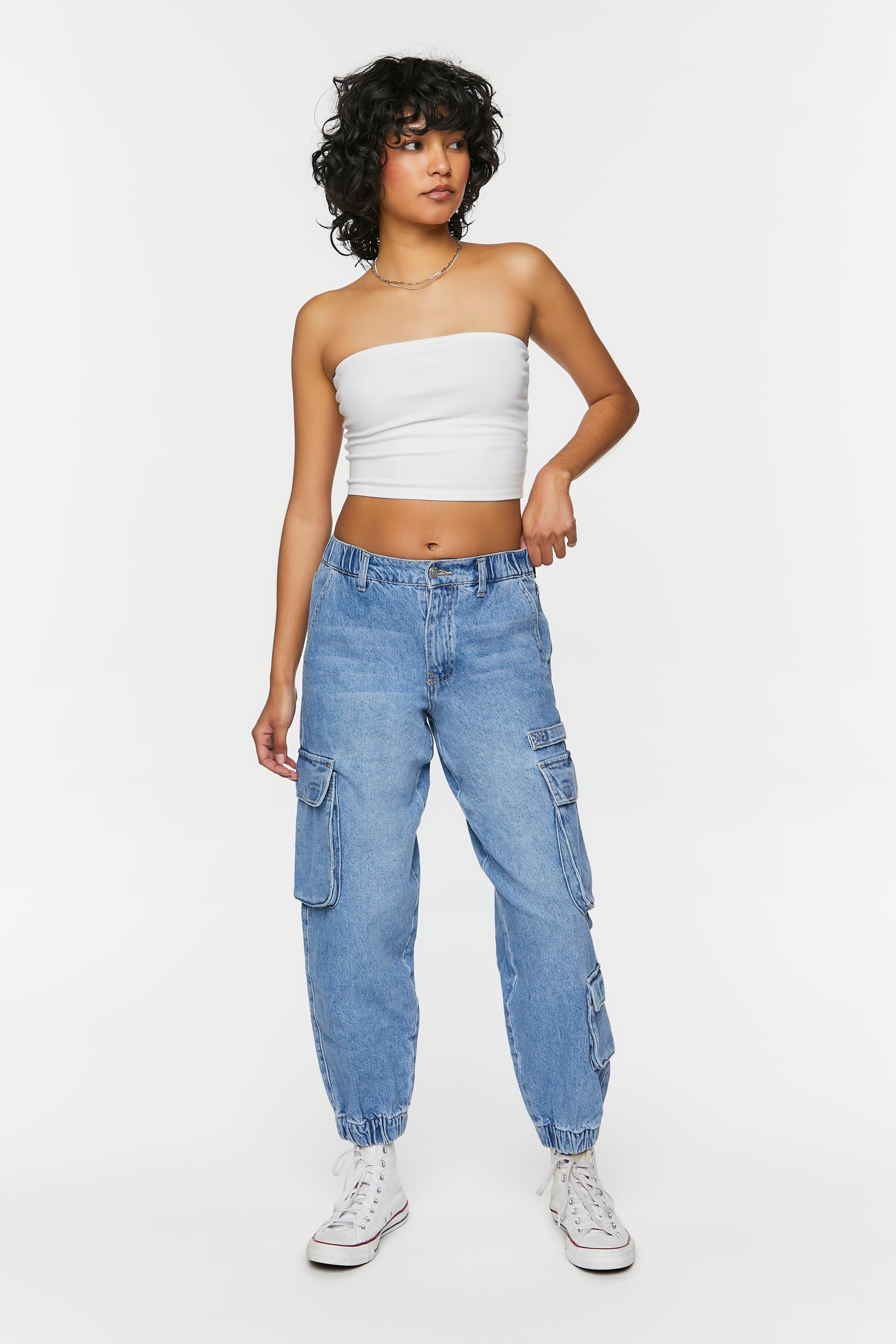 Pantalon de jogging cargo mi-taille en denim sold by Urban Planet