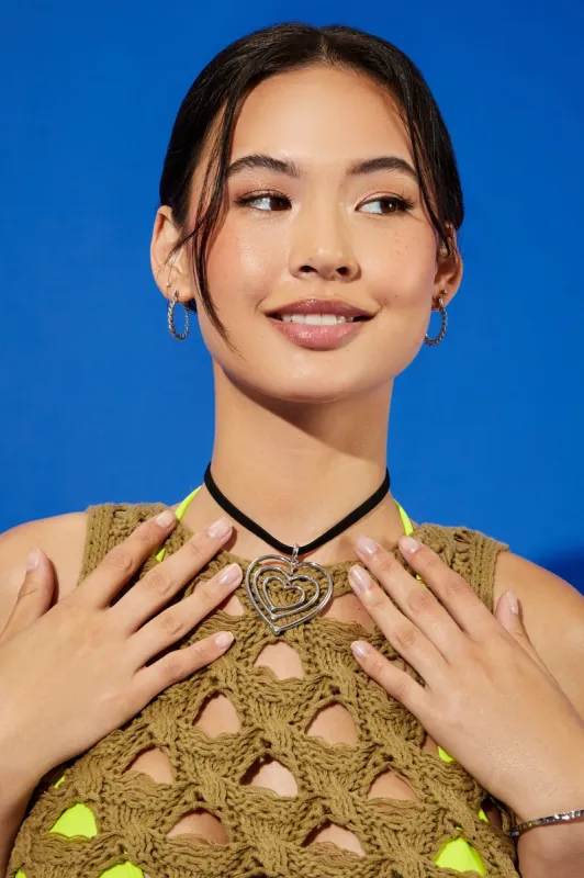 Collier ras du cou avec découpe en cur sold by Urban Planet